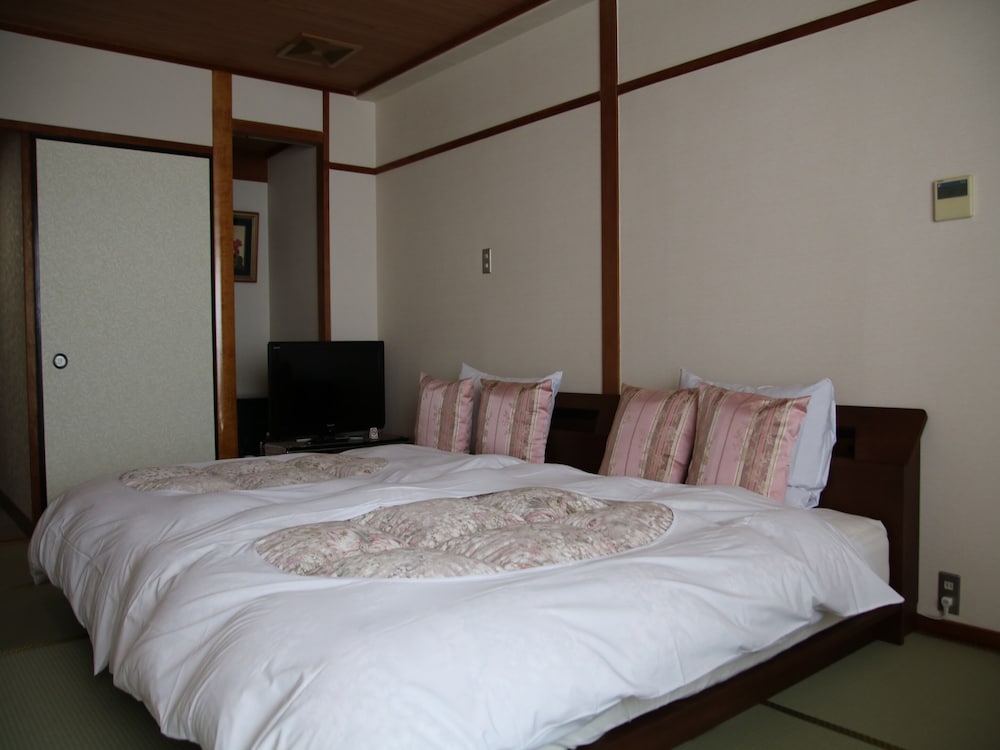 Miyajima Hotel New Kotobuki 6/22