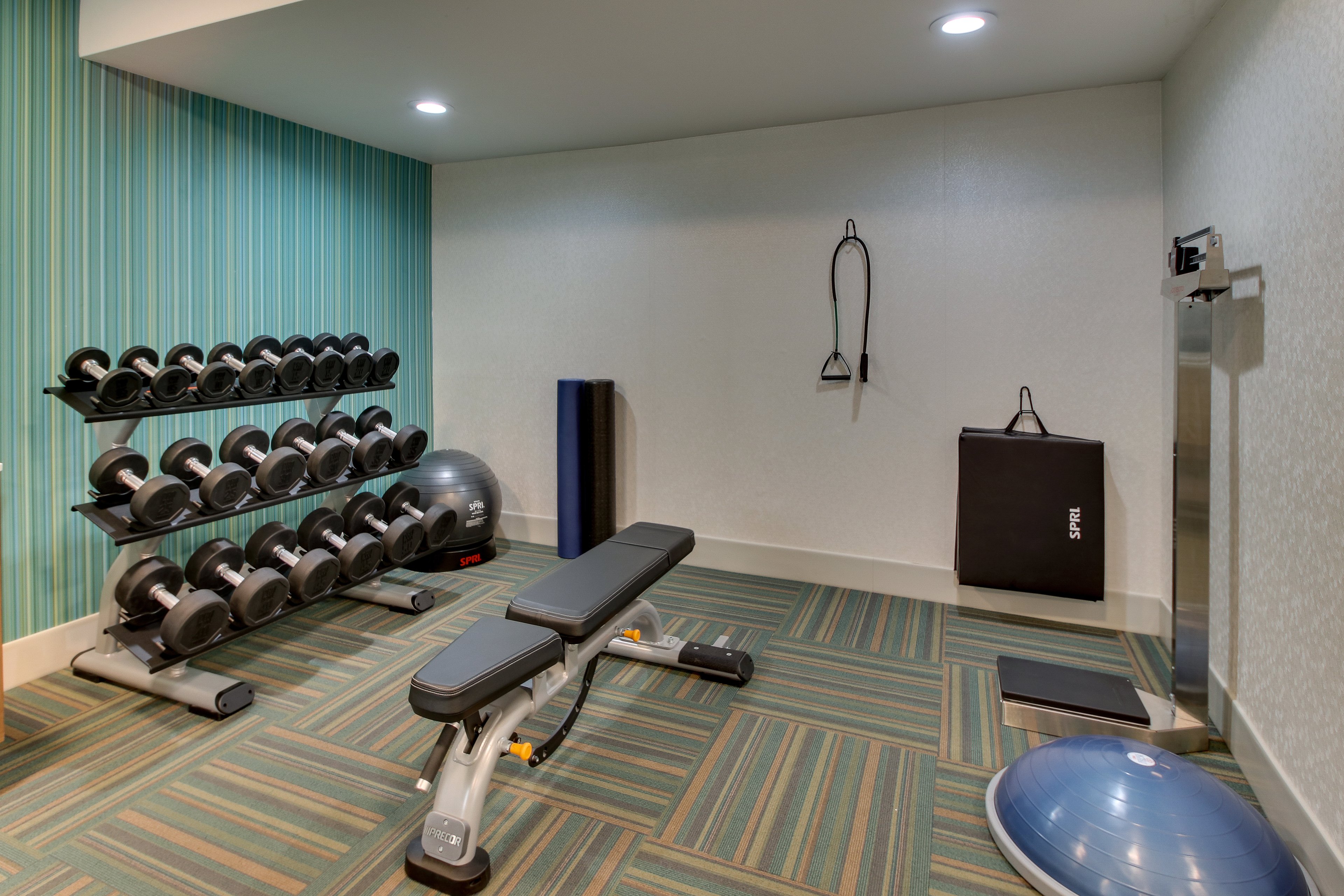 HOLIDAY INN EXPRESS PITTSTON SCRANTON AIRPORT 38/54