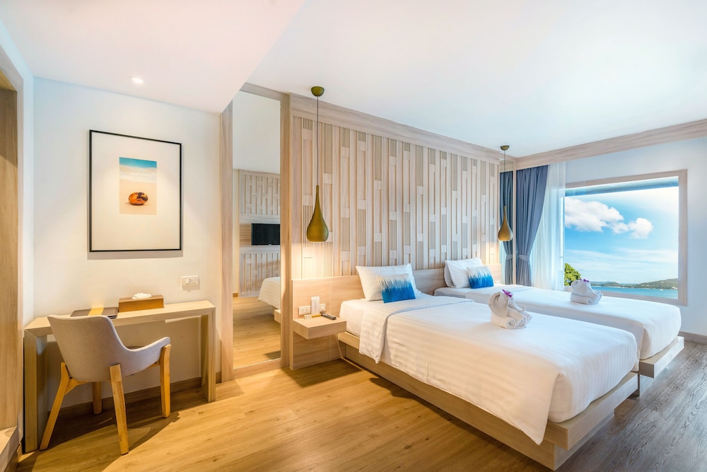 DELUXE, TWIN BEDS, SEA VIEW