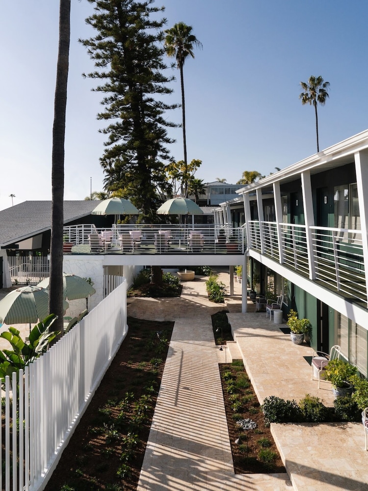 Le Petit Pali Laguna Beach 47/55