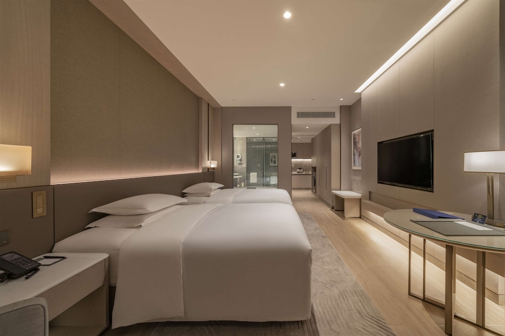 DoubleTree by Hilton Shenzhen Nanshan Hotel and Residences 18/45