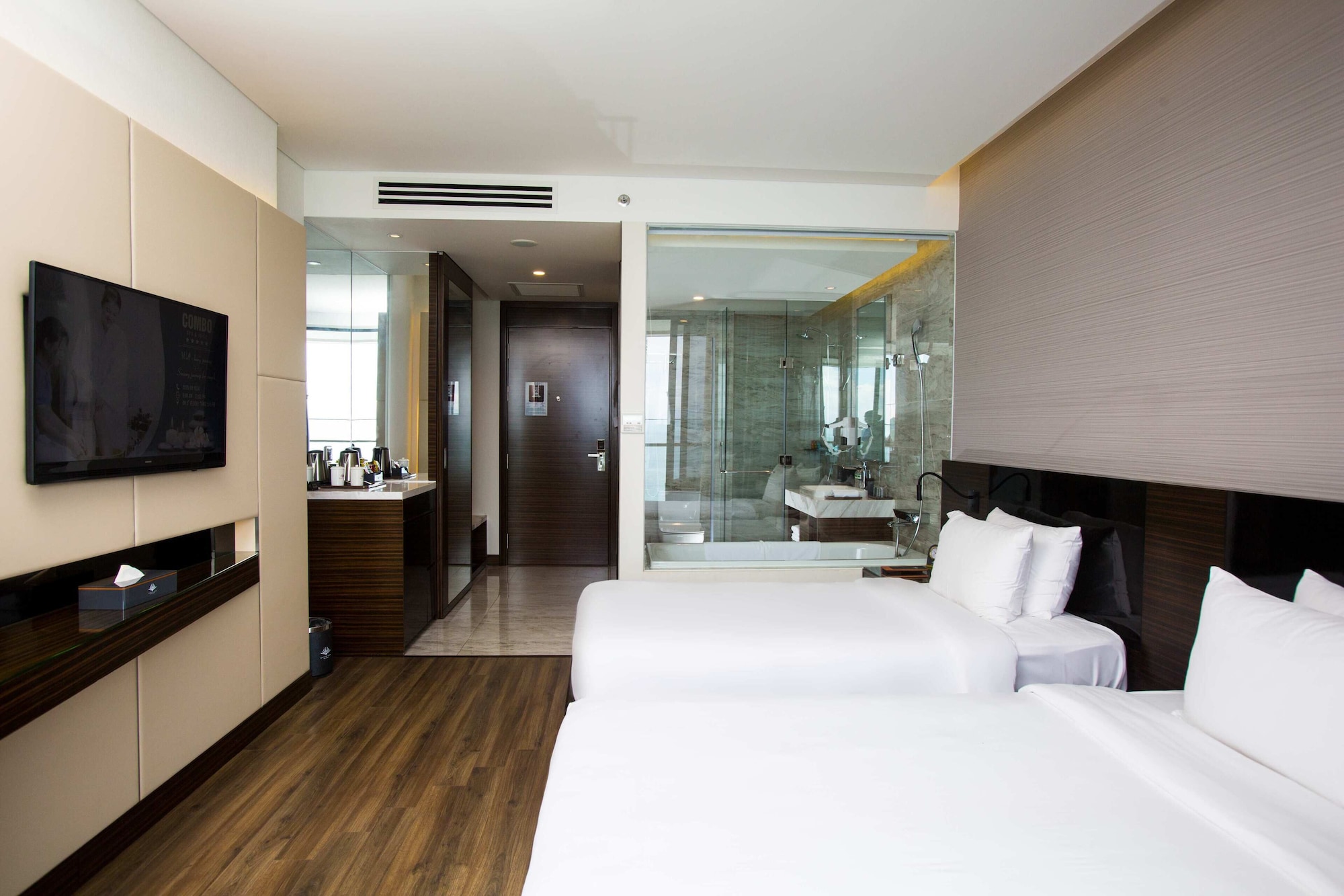PREMIER, TWIN BEDS, OCEAN VIEW, BALCONY
