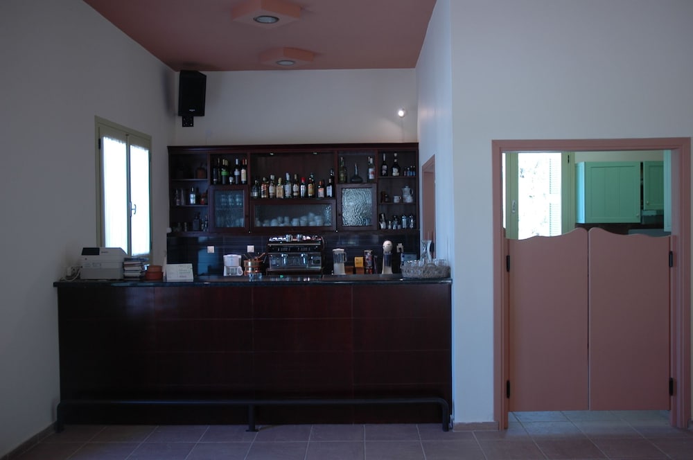 Gera's Olive Grove 4/50