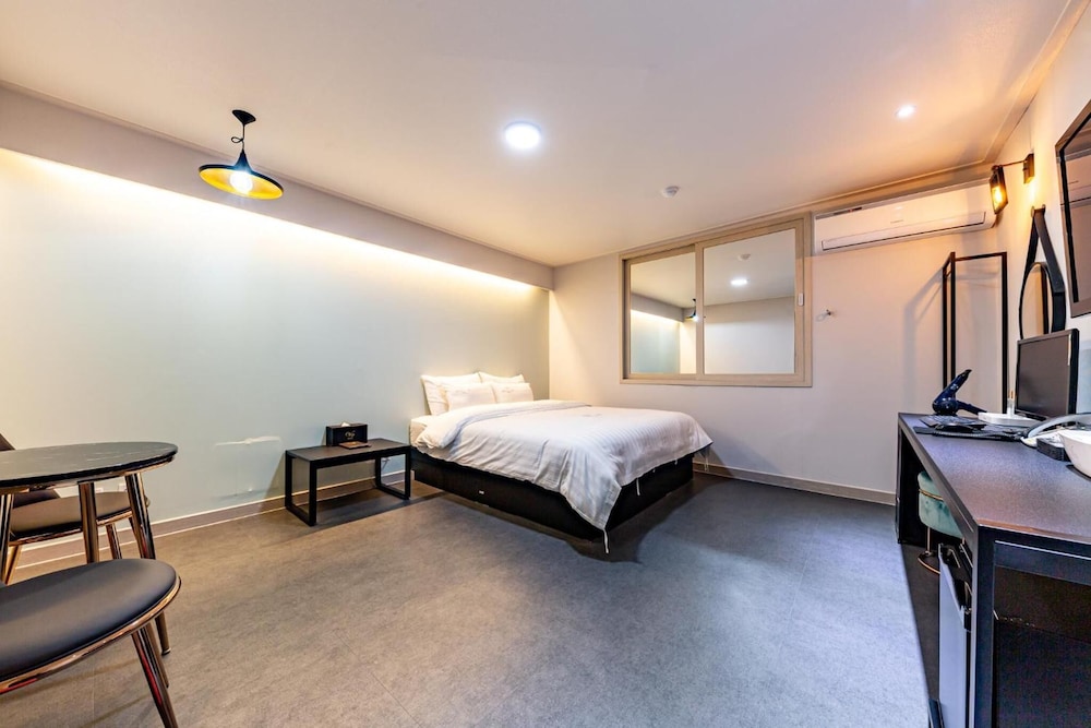 Vip Hotel Mok-Po 26/59