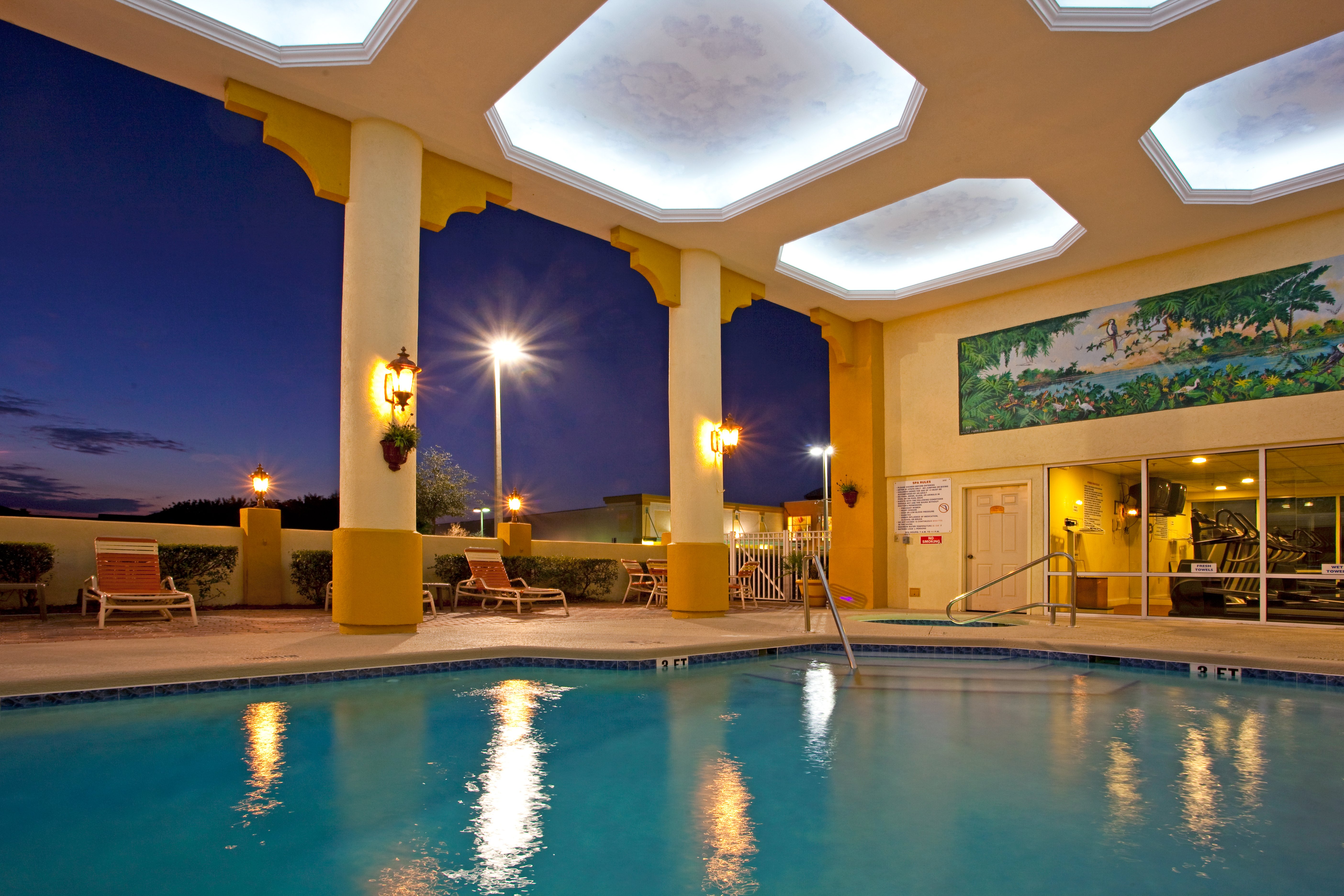 Holiday Inn Express Hotels Suites Cocoa Beach 38/71