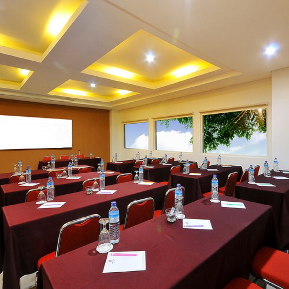 PRATAMA HOTEL AND CONVENTION 23/26