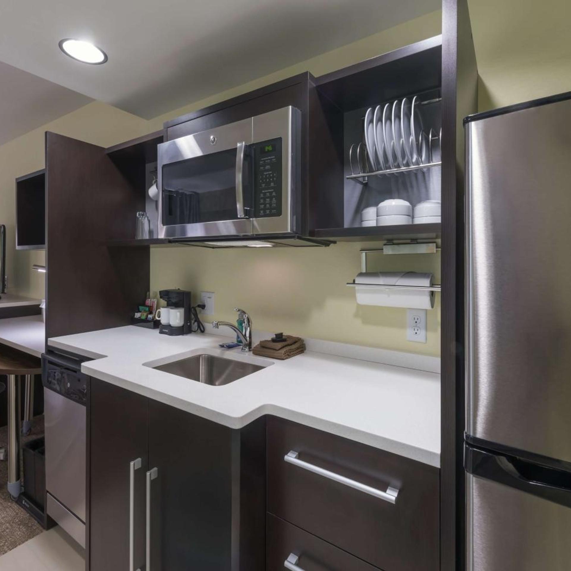 Studio, Suite, King Bed, Accessible