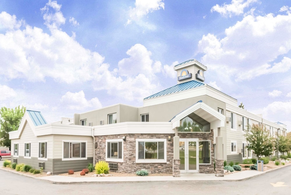 Days Inn by Wyndham Bismarck 3/32