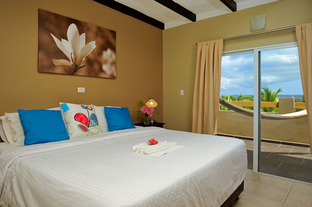 Eden Beach Resort 34/63