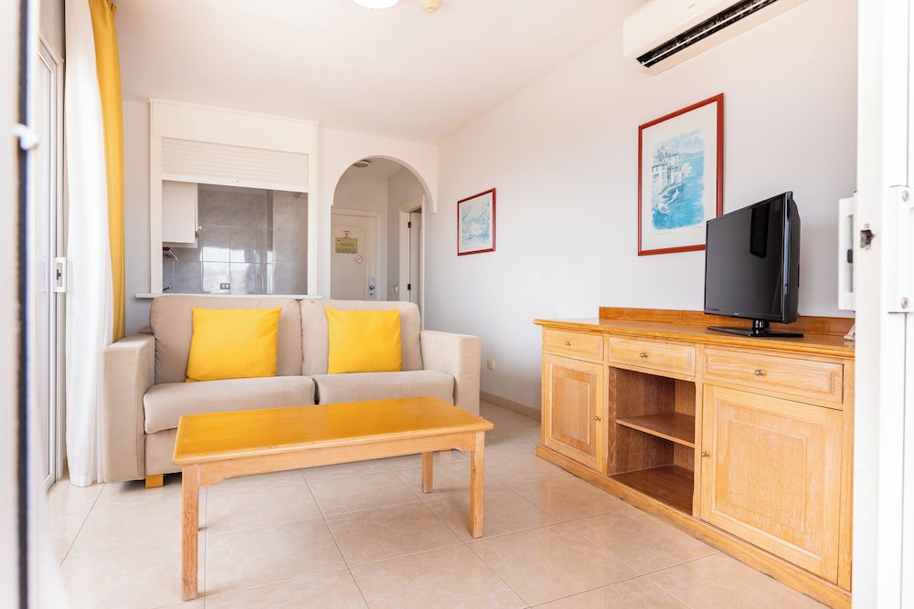 Villa De Adeje Beach 32/50