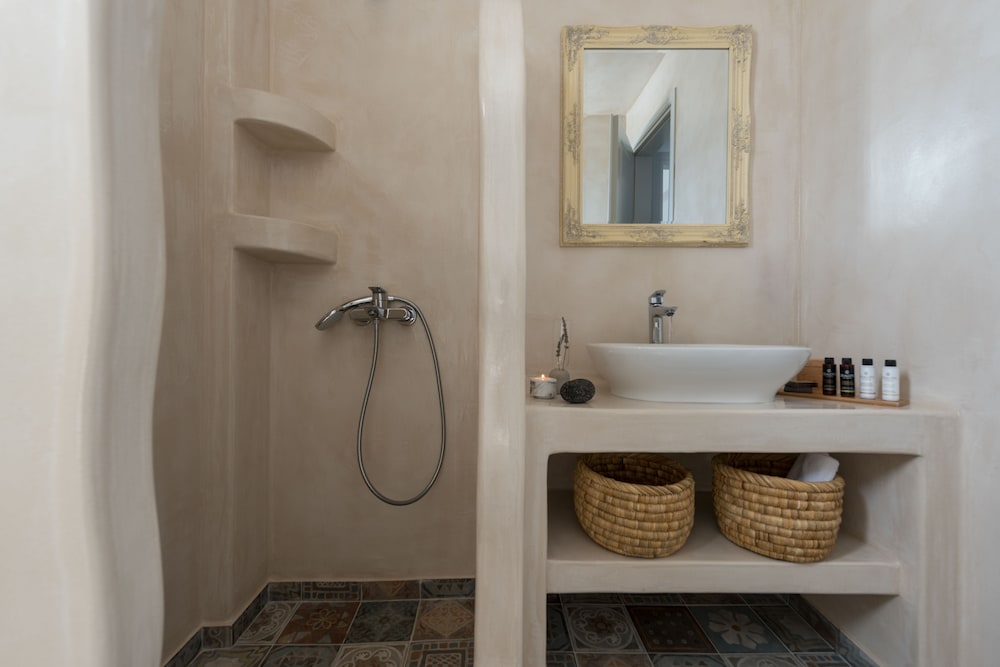 Samsara - Santorini Luxury Retreat 50/50