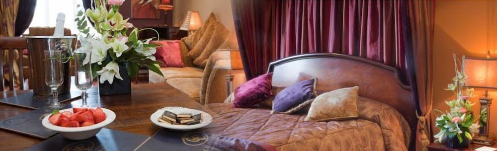 Canal Court Hotel 36/50