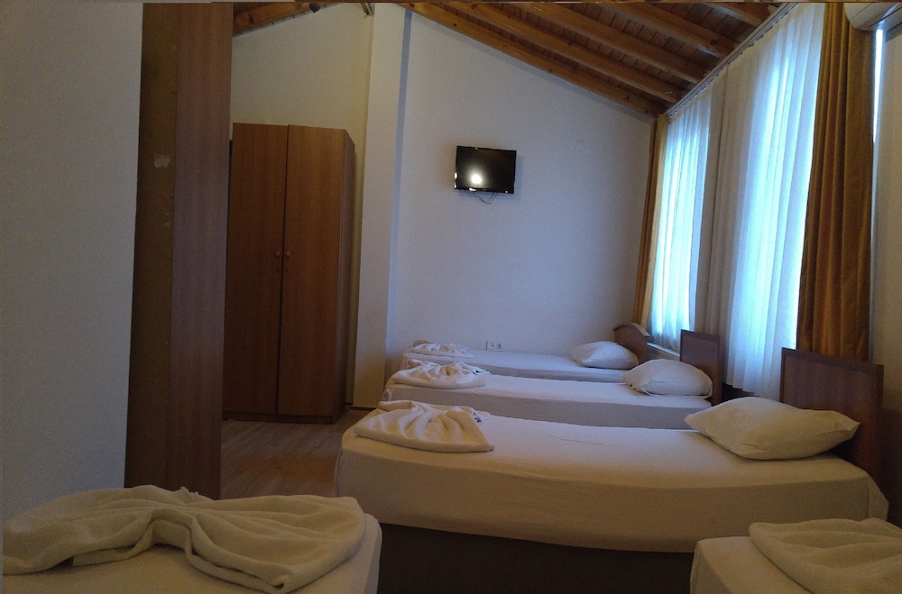 Grand Ece Otel 24/34
