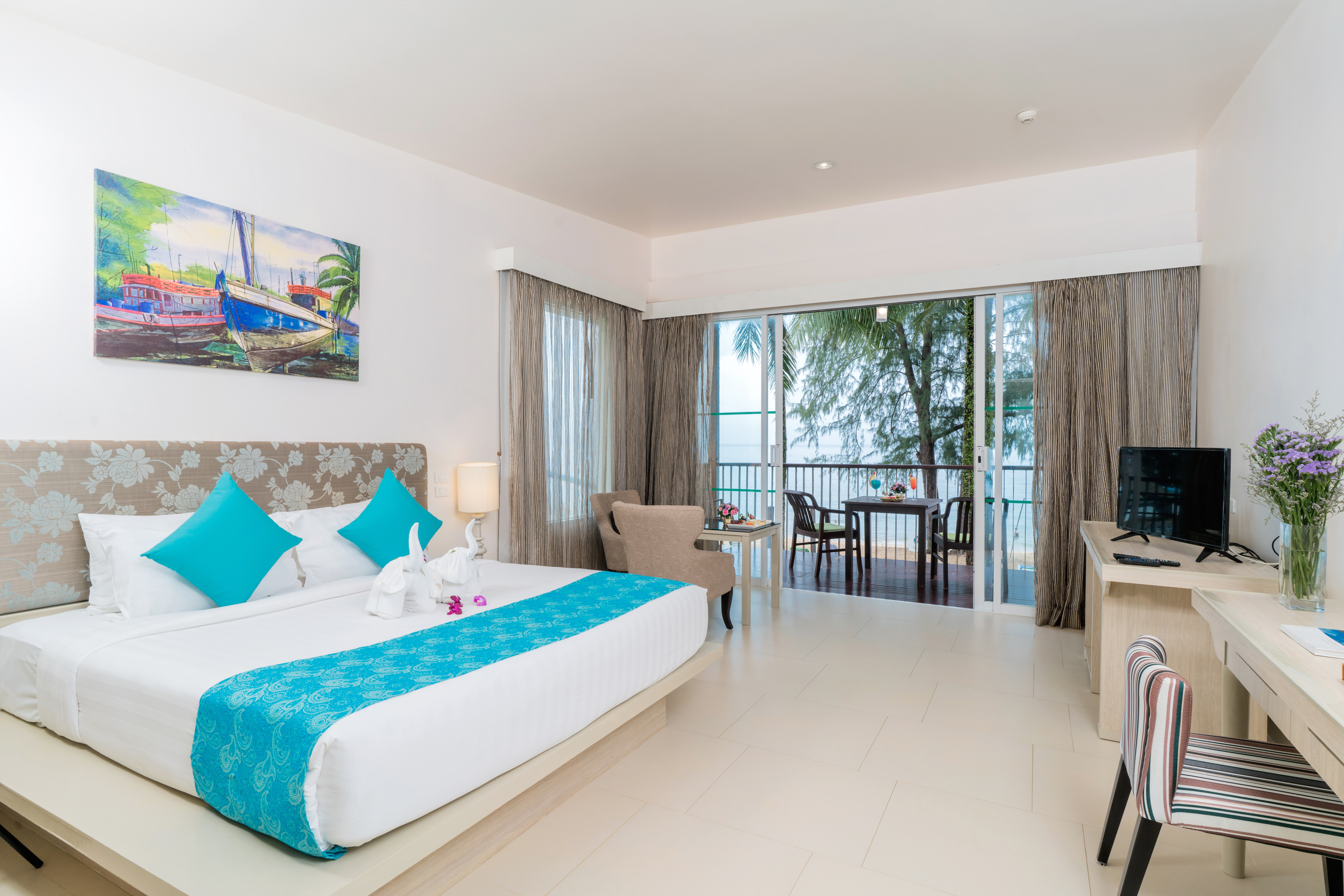 Grand Deluxe Beach Front
