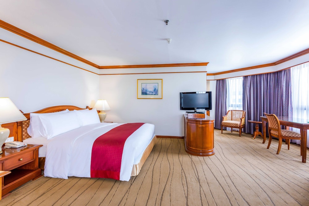 JUNIOR SUITE, KING BED