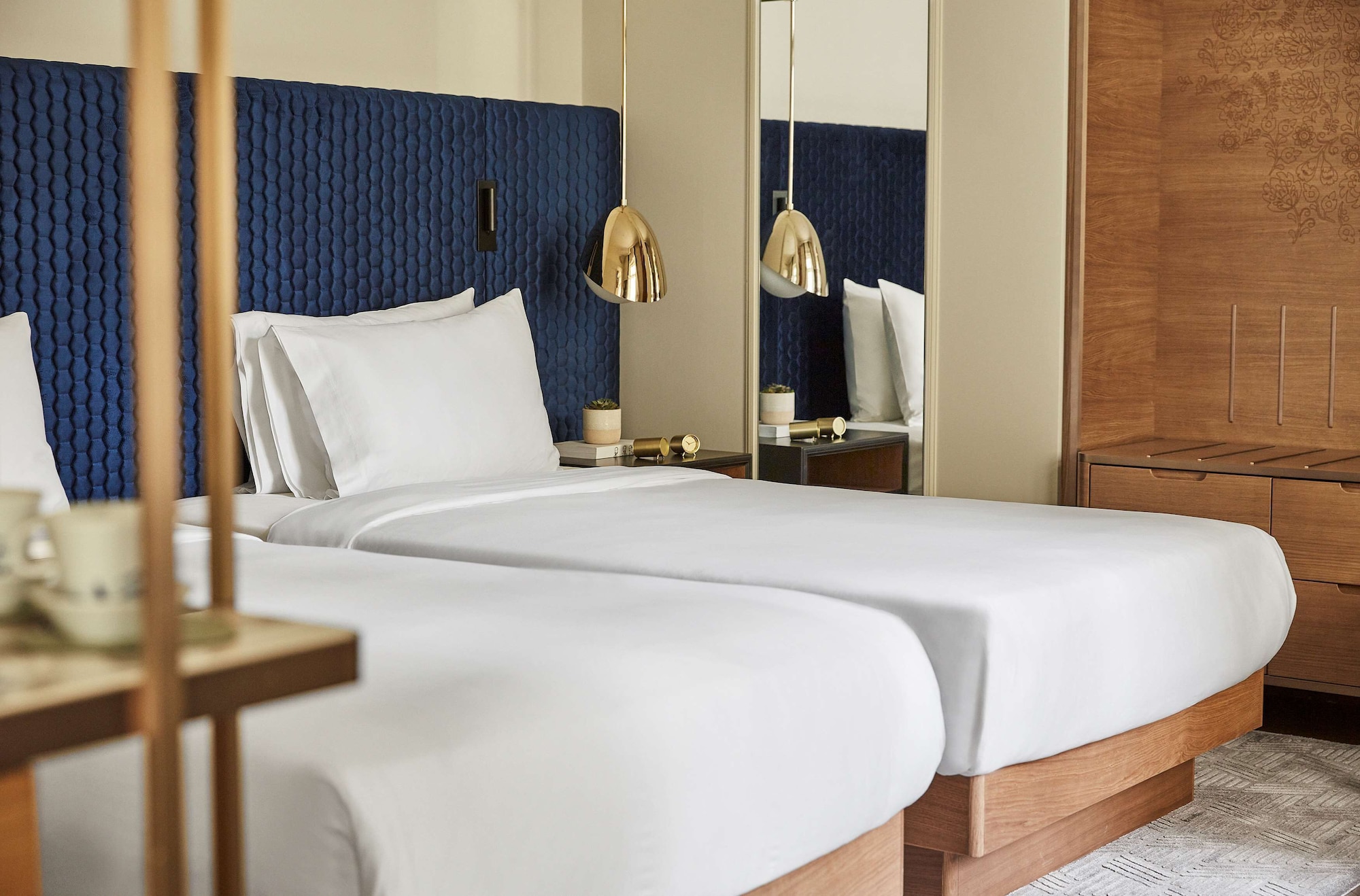 غرفة بريميوم بسريرين منفصلين، Andaz Prague 2/2