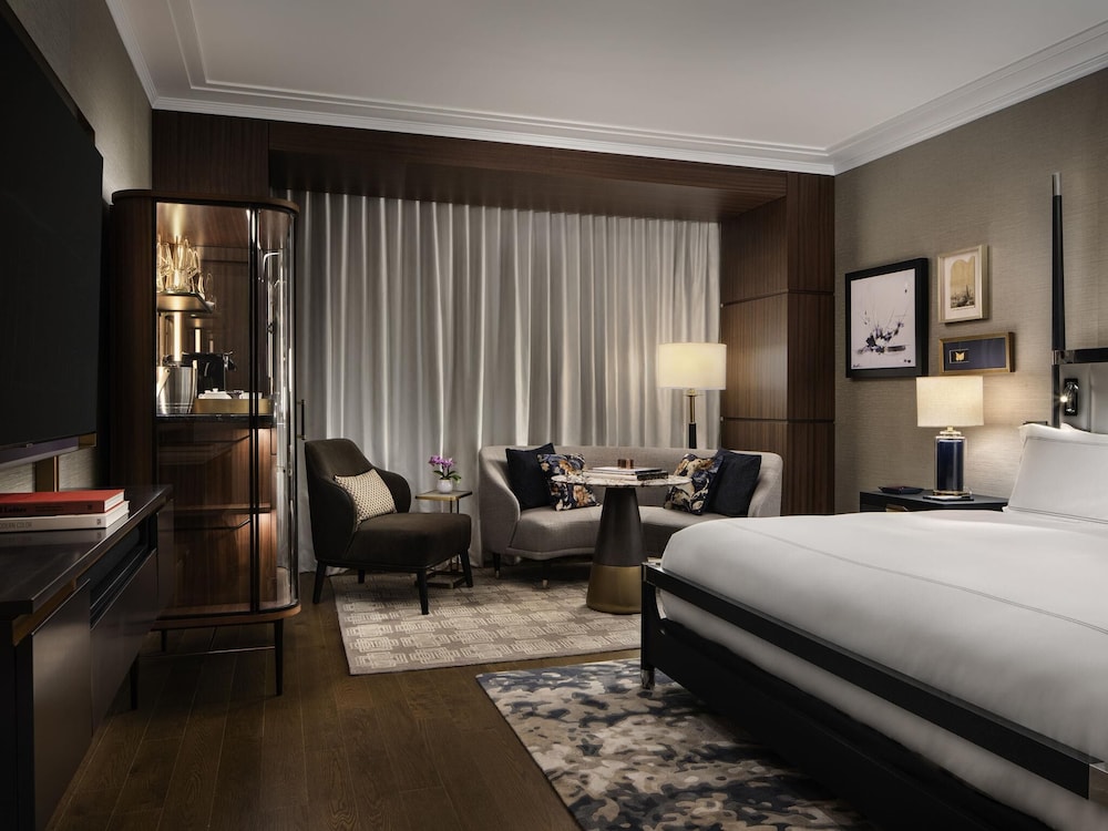Raffles Boston 27/67