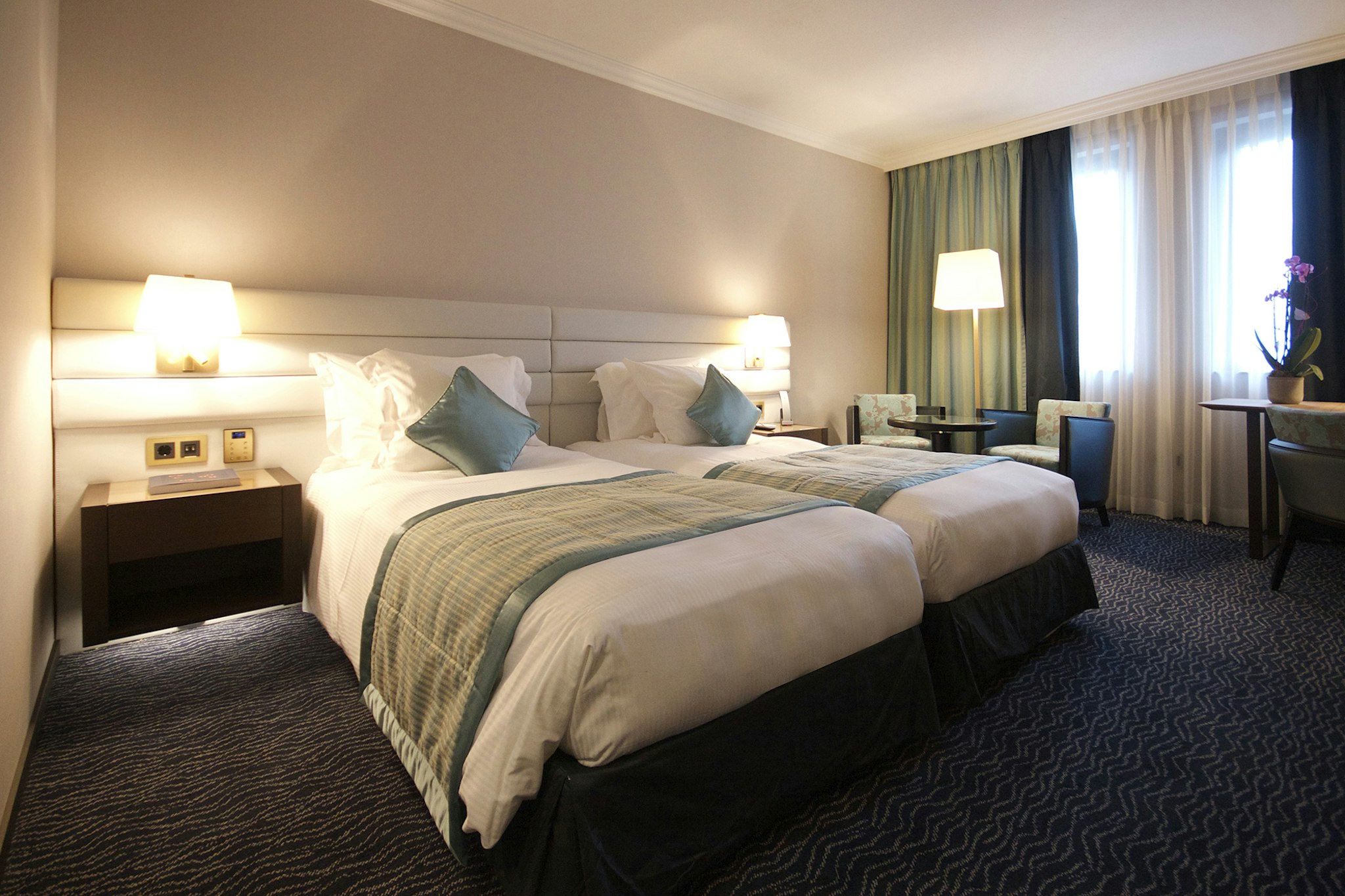 Le Royal Hotels & Resorts 23/82