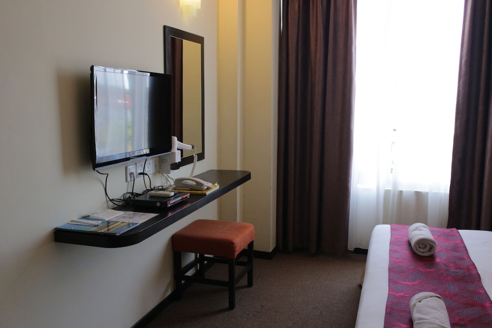 Paradise Spa Hotel 54/62