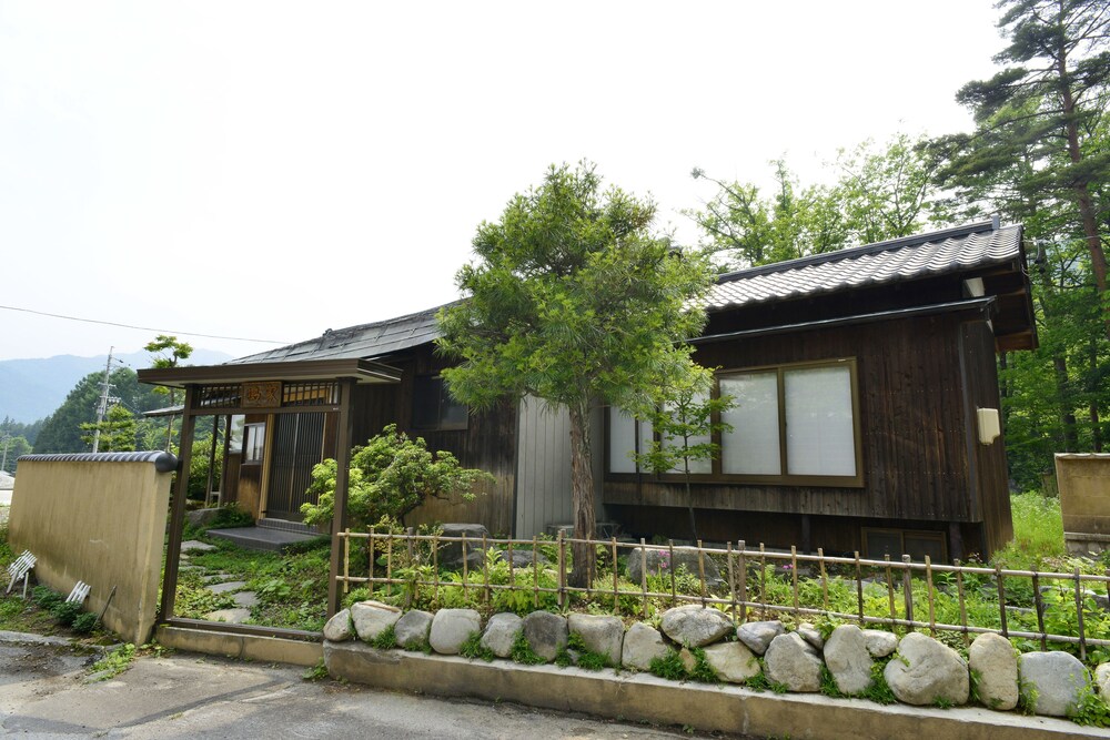 Alpine Route Hotel 8/40