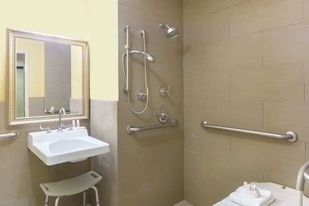 Super 8 By Wyndham Richmond KY 17/40