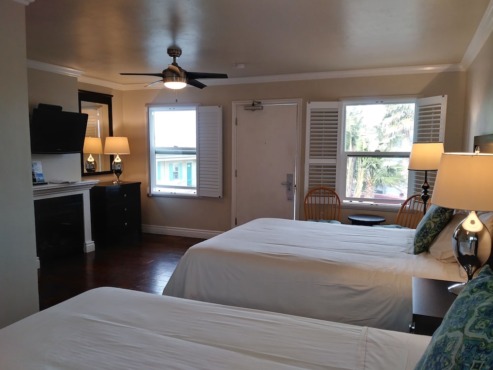 Beach Bungalow Inn and Suites 10/67