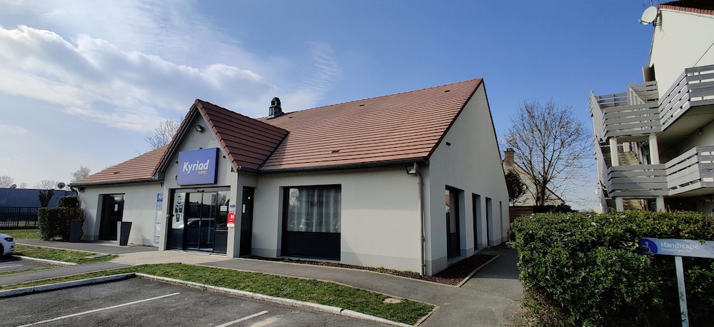 Kyriad Fontenay Tresigny 2/37
