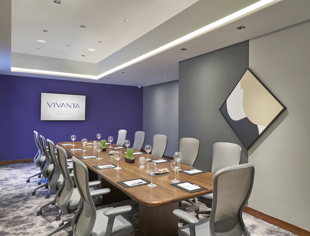 Vivanta Bengaluru Residency Road 63/77