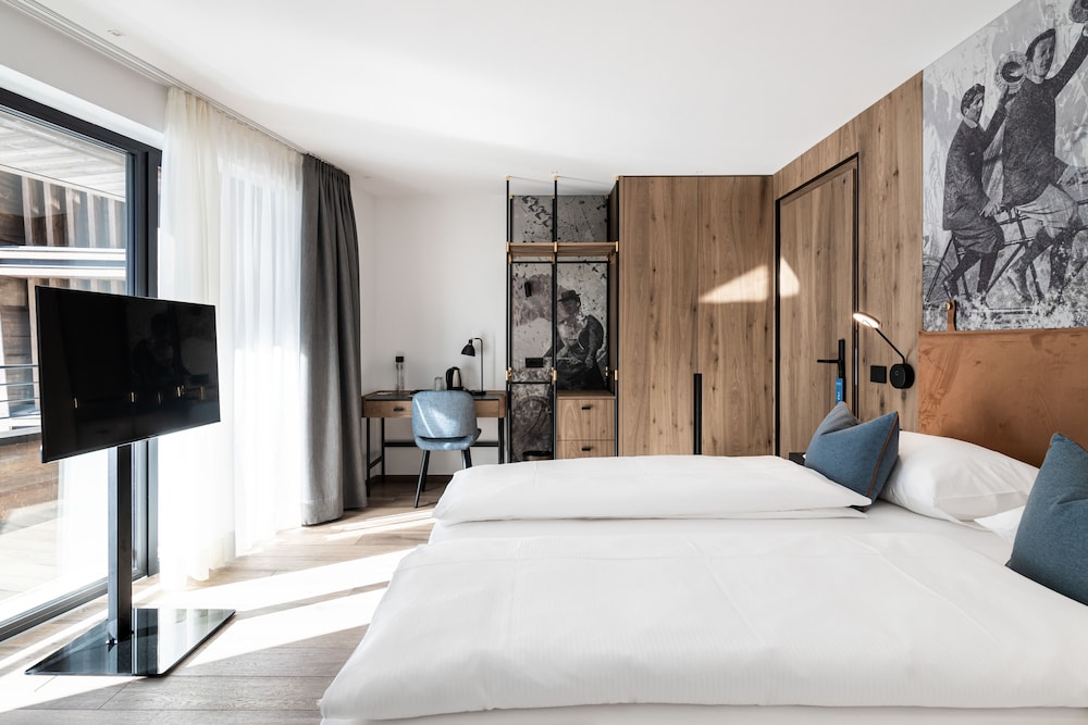 Bike Hotel Linder 12/76