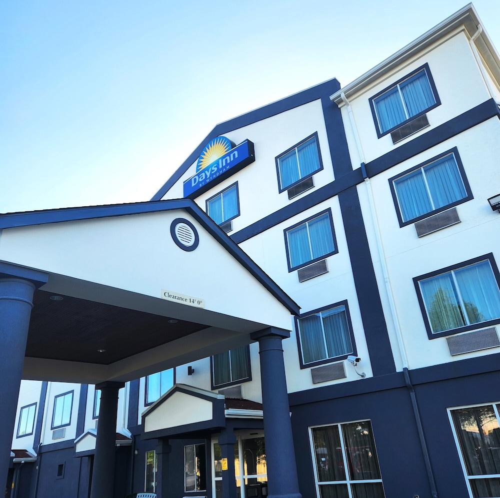 Days Inn by Wyndham Baton Rouge/I-10 2/56