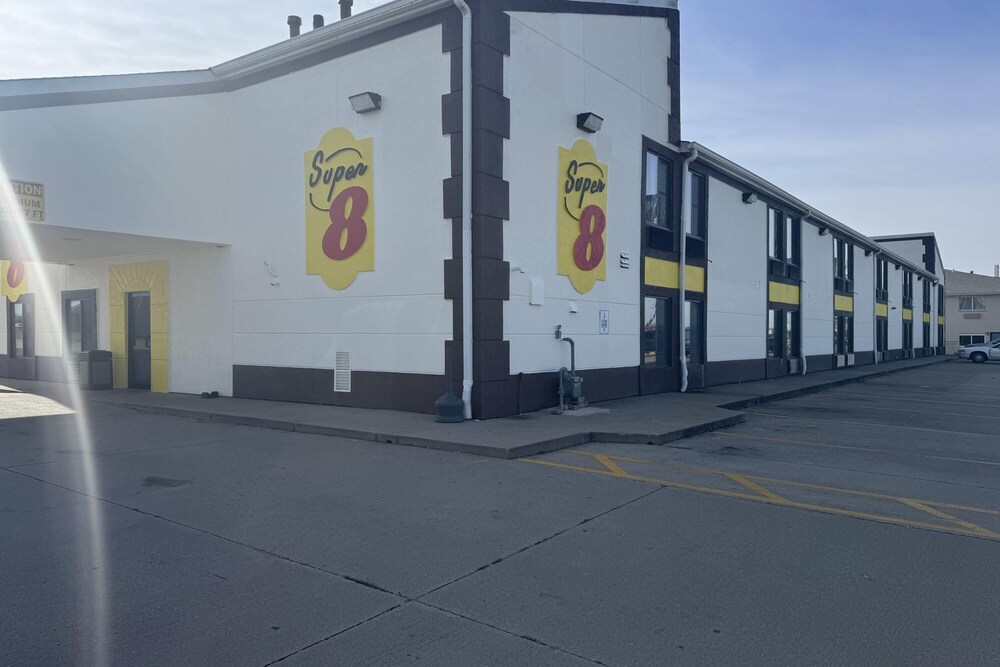 Super 8 by Wyndham Lincoln IL 40/44