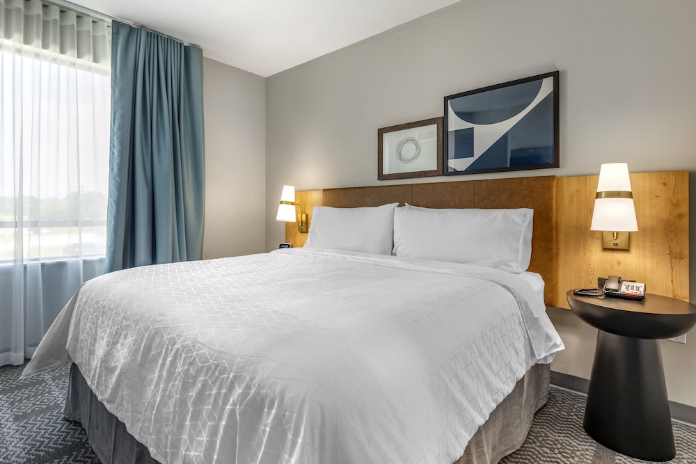 Staybridge Suites Dallas - Grand Prairie 20/70