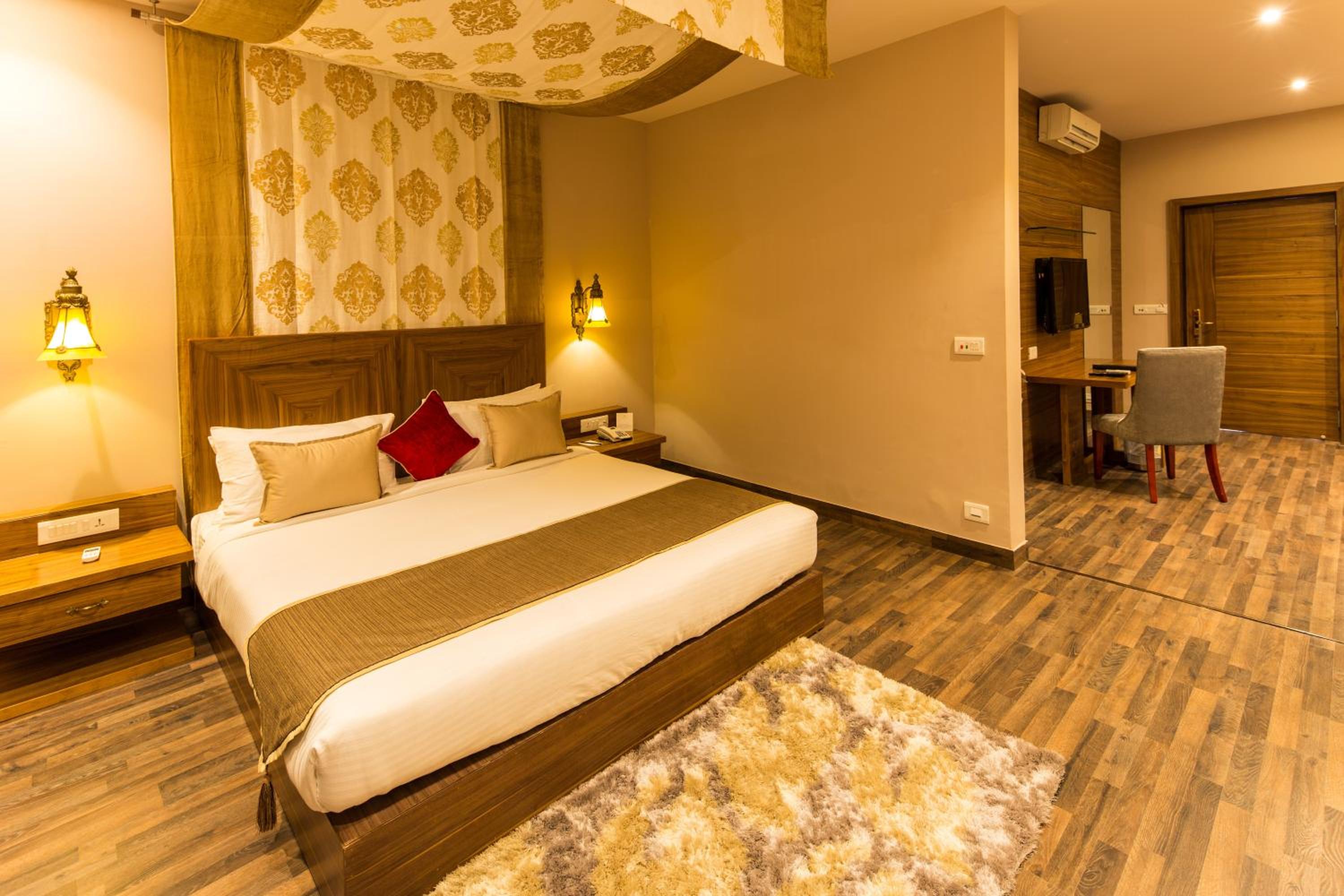 جناح، VESTA BIKANER PALACE 3/7