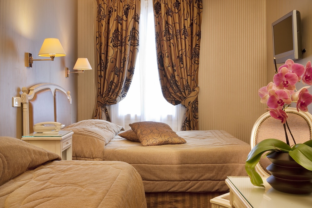 Hotel Riviera Elysees 70/95