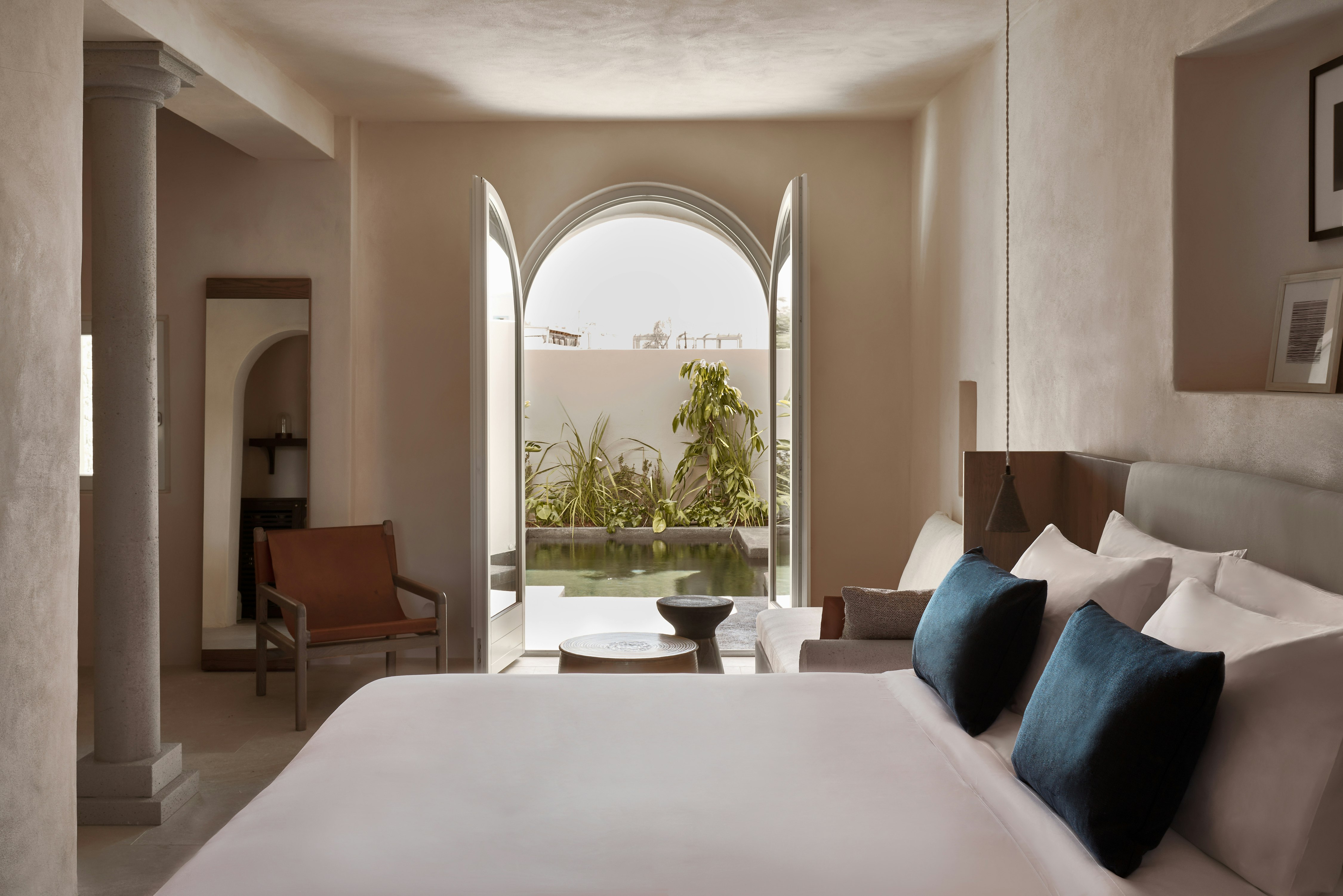 Istoria Hotel 12/46