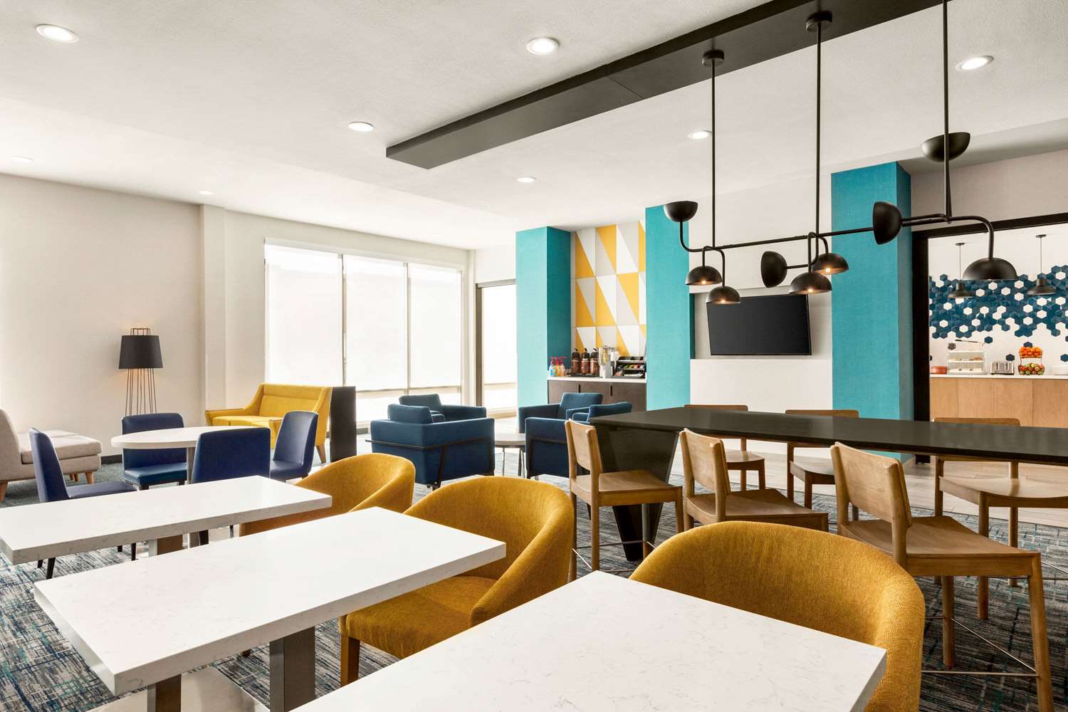 La Quinta Inn and Suites by Wyndham Richmond-Sugarland 15/28