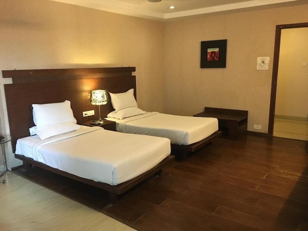 Hotel MD's Continental 14/42