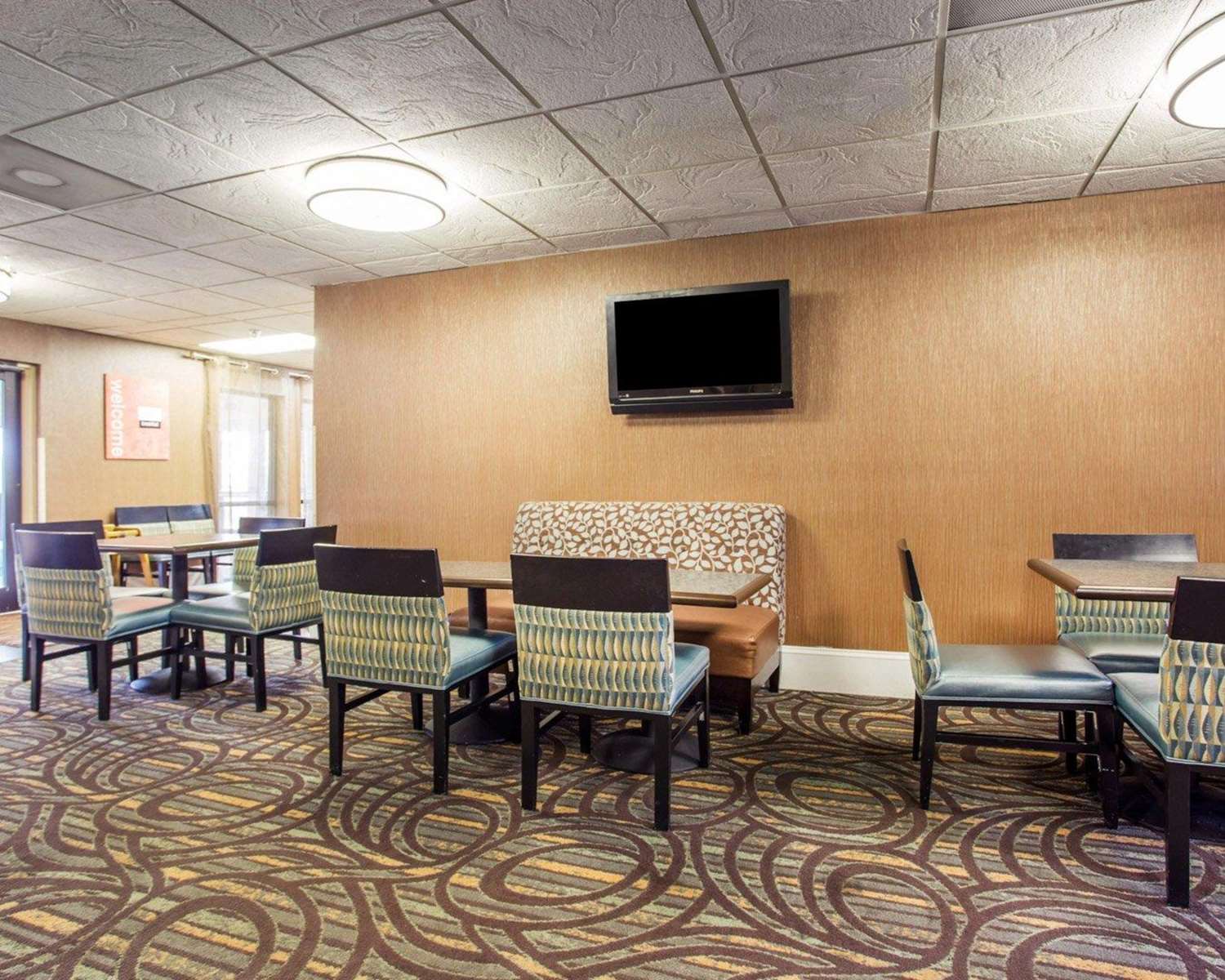 Comfort Inn Suites At Stone Mountain 38/39
