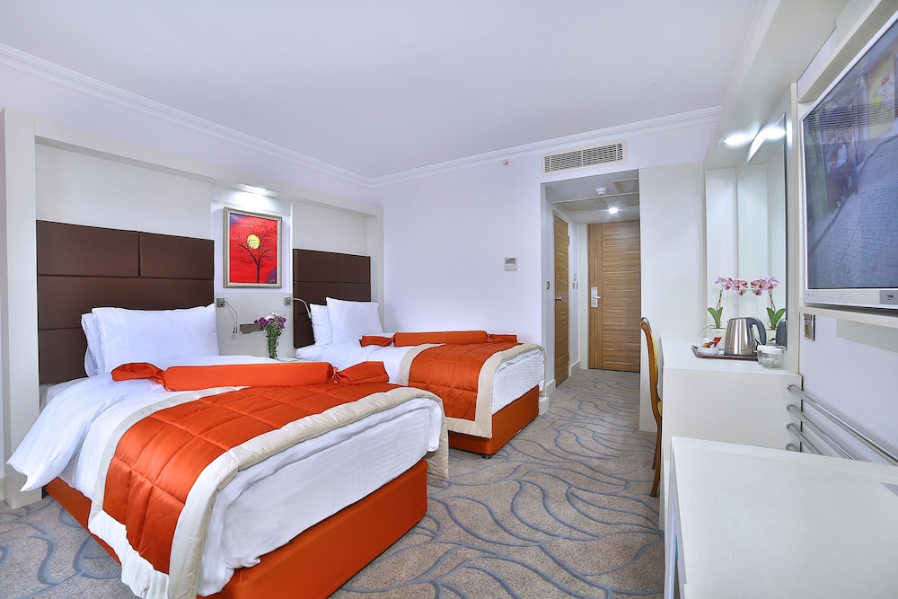 Marathon Hotel 12/39