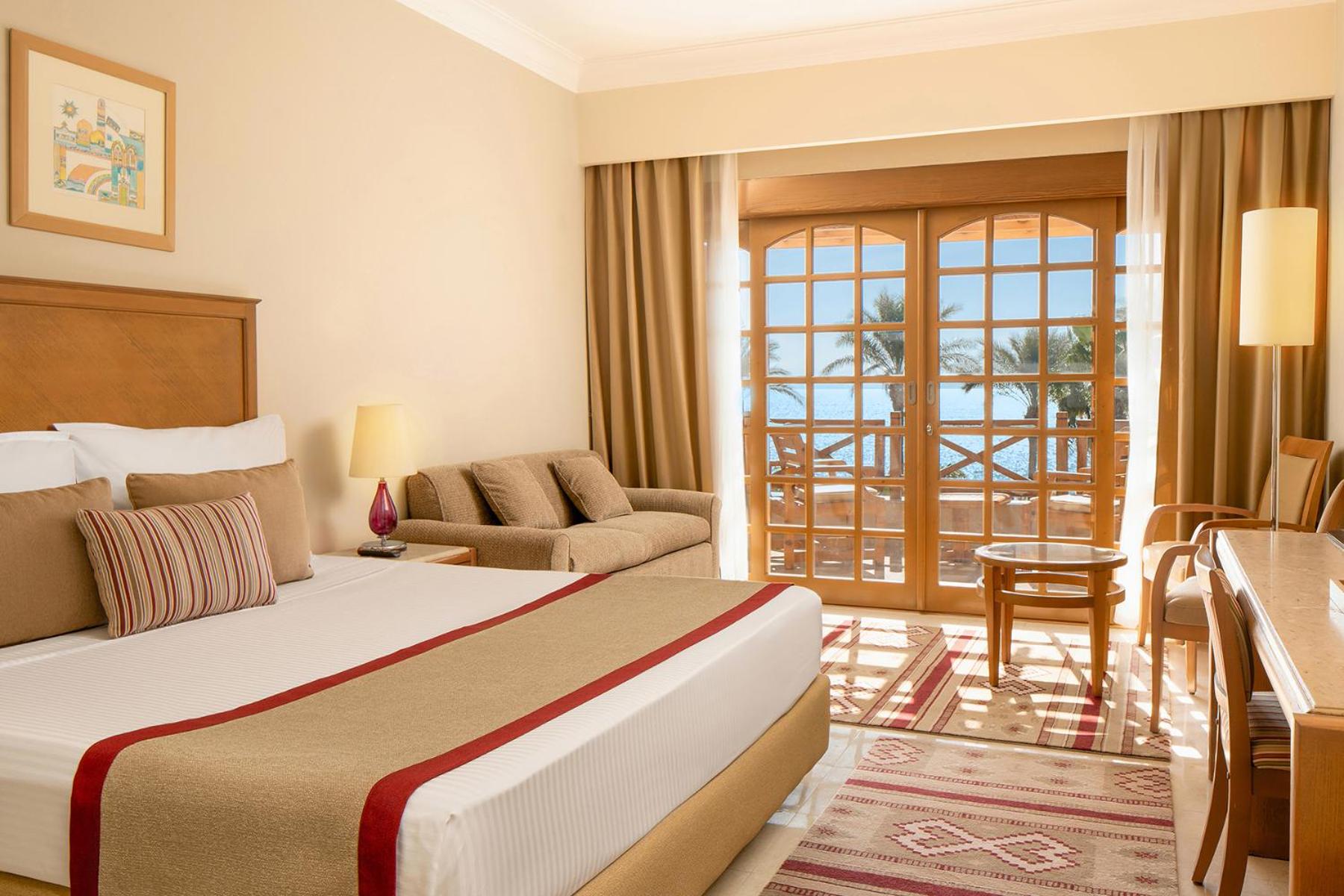 Nelson, Deluxe, Queen Bed, Sea View