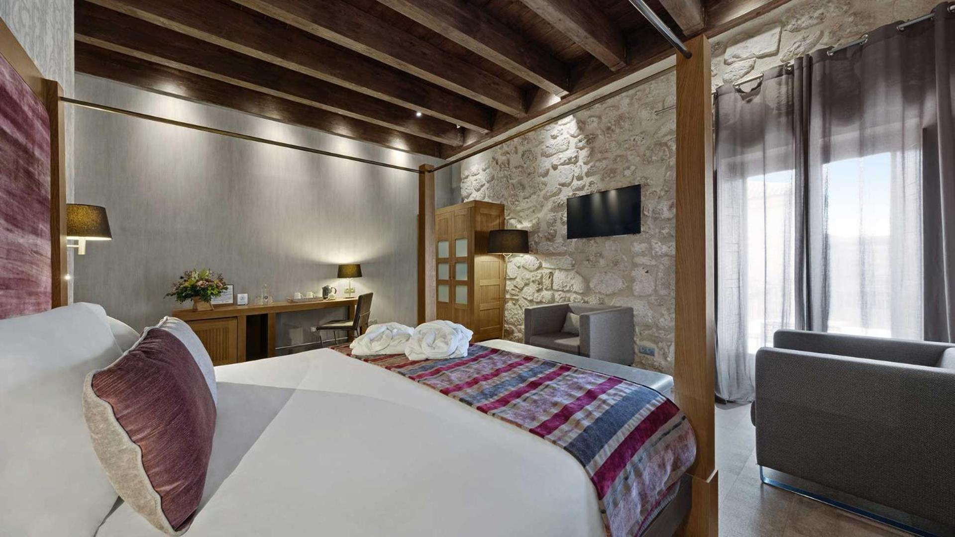 Historical, Deluxe, Double Bed
