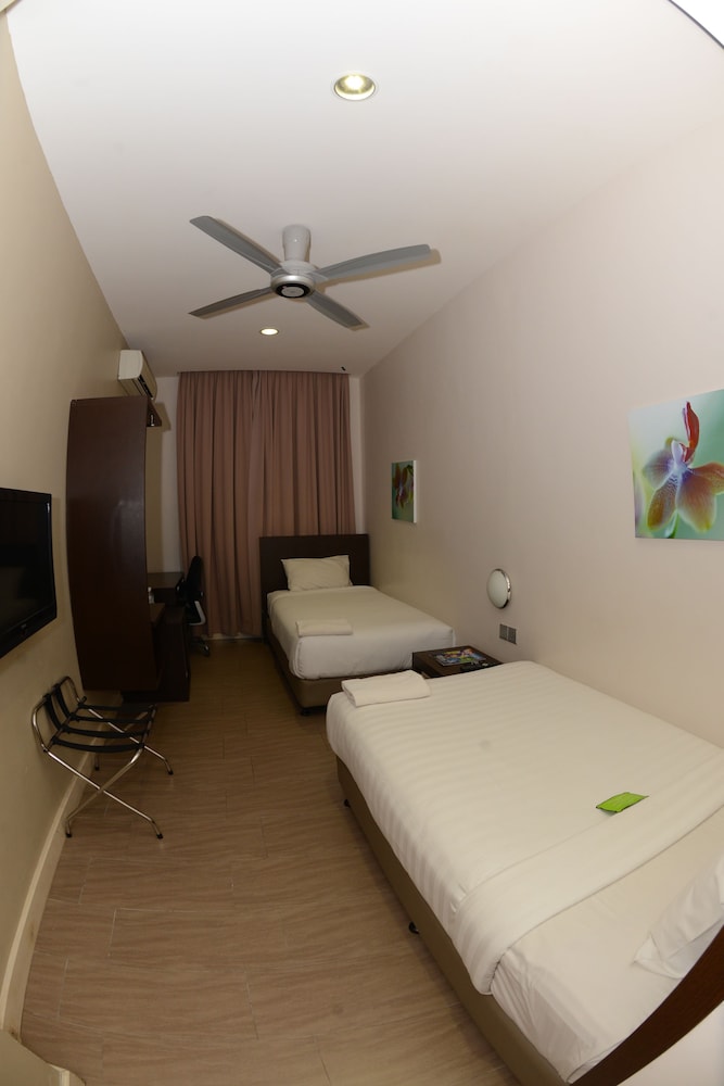 101 HOTEL BINTULU 25/28