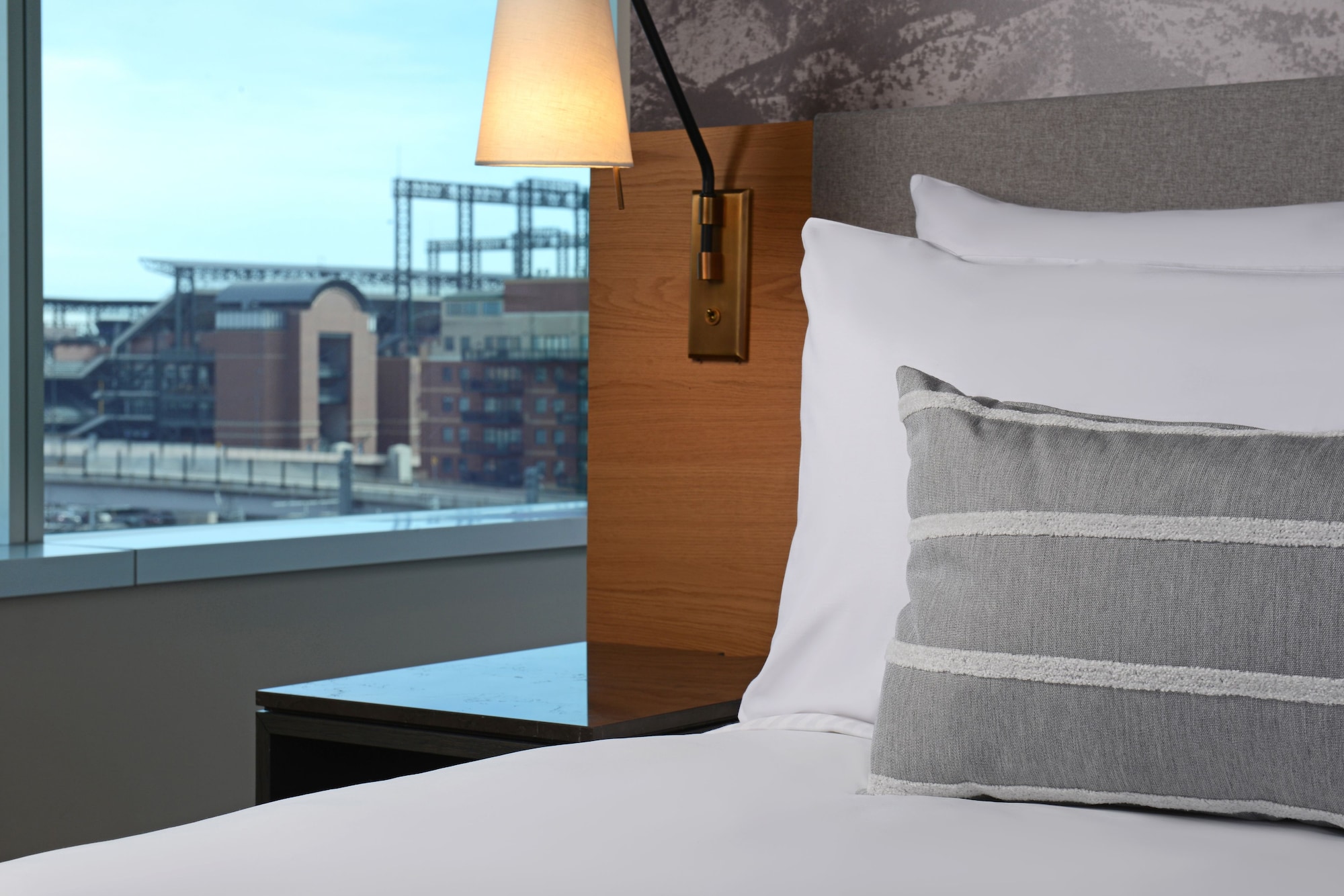 Expanded, Standard, King Bed, City View، Hotel Indigo Denver Downtown - Union Station, an IHG Hotel 7/10