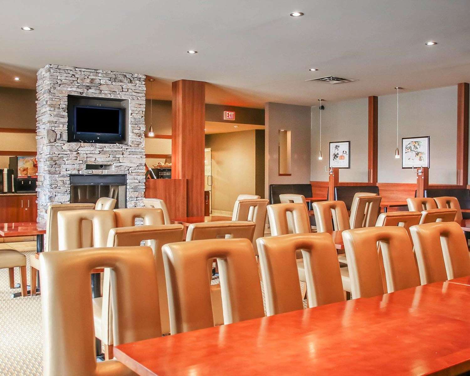 Quality Inn and Suites Winnipeg 25/26