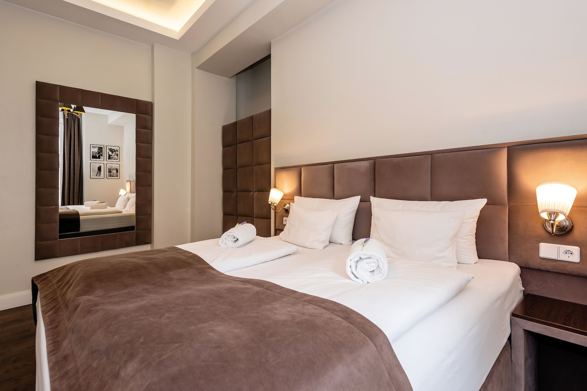 3 BEDROOMS, SUITE, 2 KING BEDS