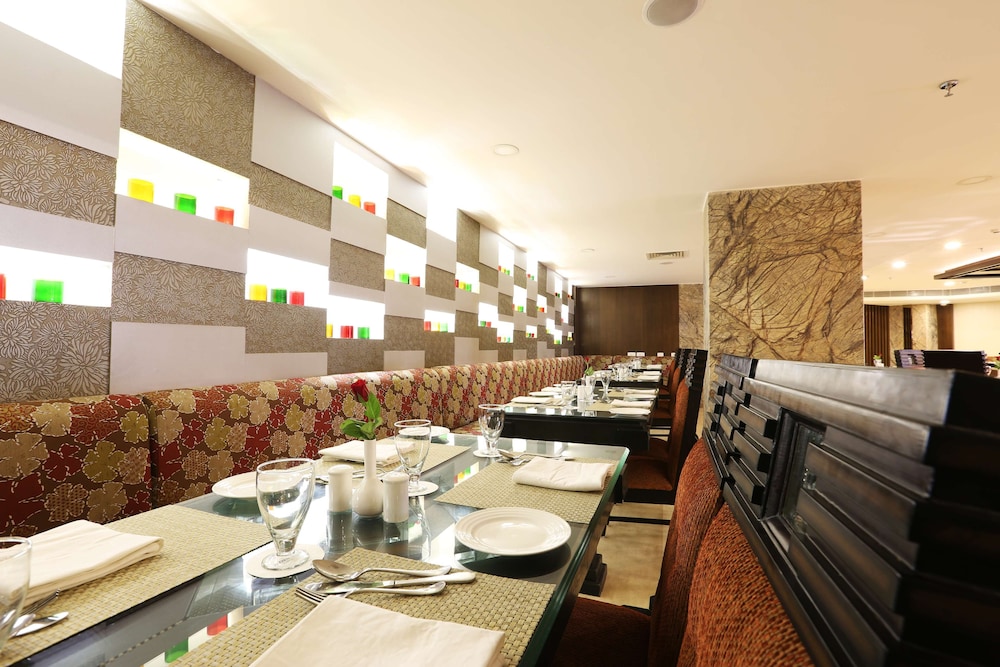 GOLDEN TULIP JAIPUR 35/50