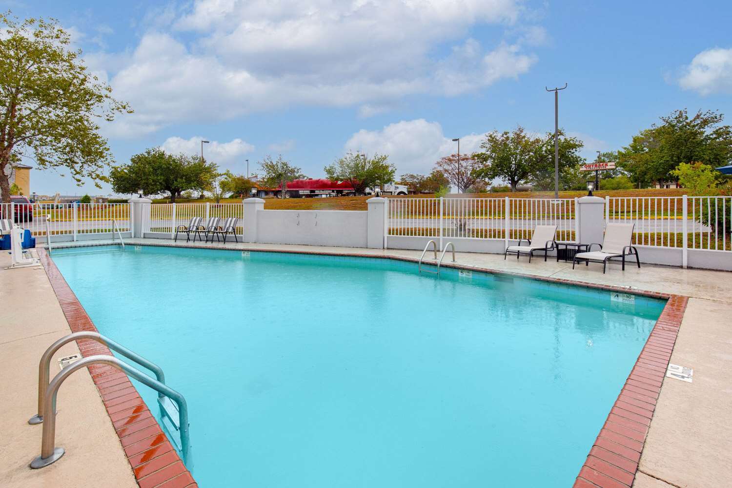 Wingate by Wyndham Hattiesburg 35/58