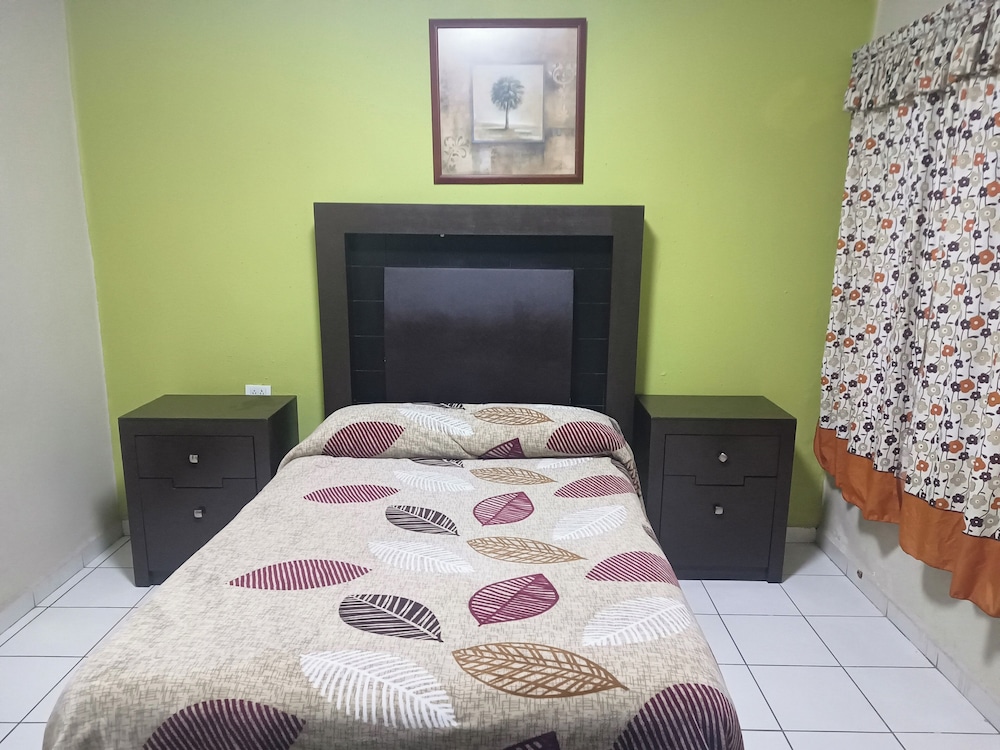 Hotel Baeza 25/50