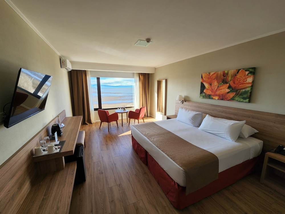 Xelena Hotel and Suites 3/49
