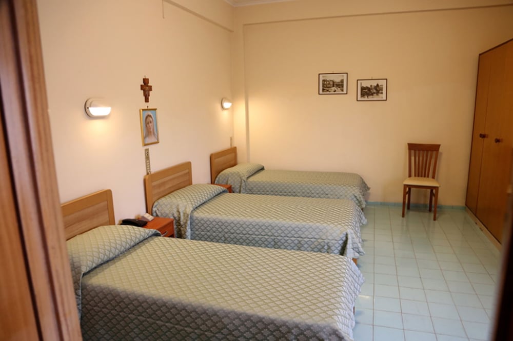 Istituto Piccole Ancelle Di Cristo Re 6/41